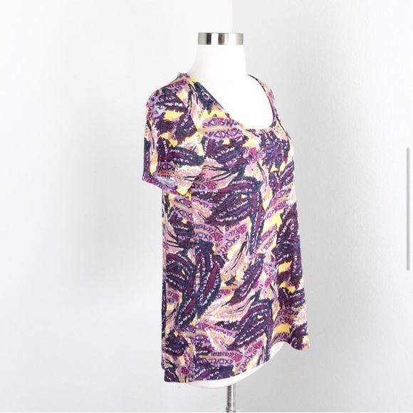 NEW LuLaRoe abstract feathers Classic T top - Picture 3 of 7